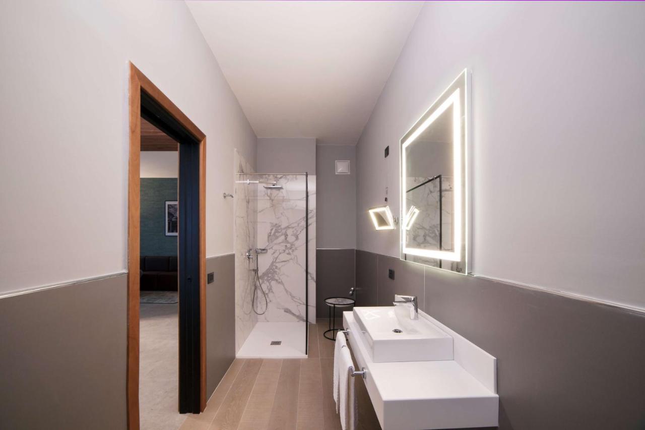 Radisson Hotel Nola Naples المظهر الخارجي الصورة