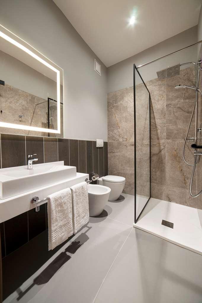 Radisson Hotel Nola Naples الغرفة الصورة