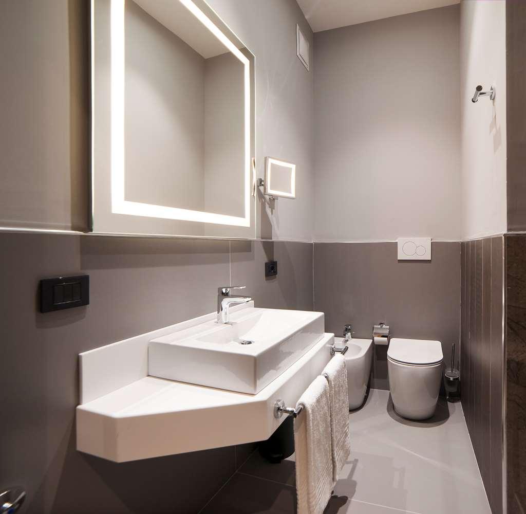 Radisson Hotel Nola Naples الغرفة الصورة